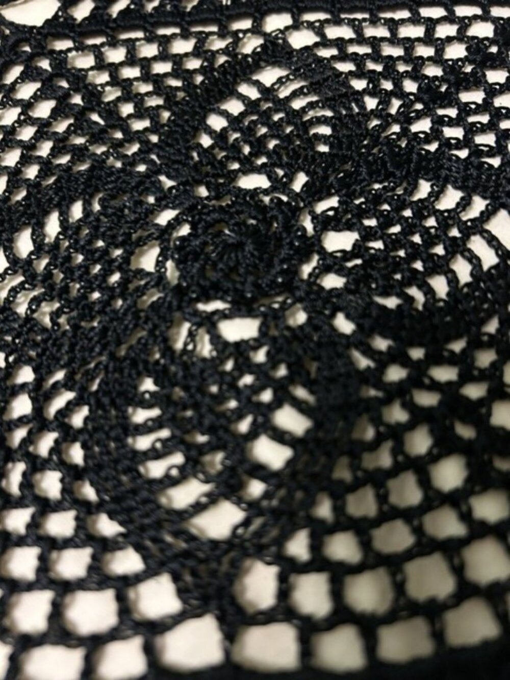 2 pashminas/shawls: Black beaded lace & Silver/Cream beaded velvet - Picture 4 of 10